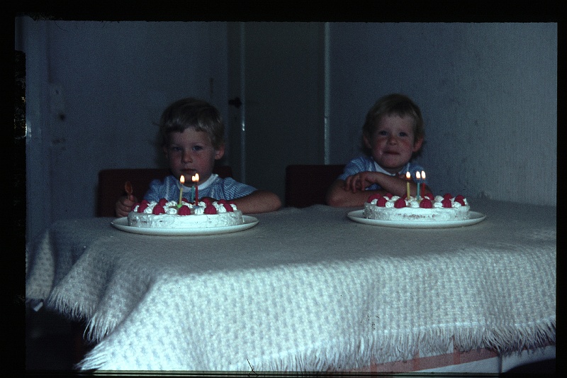 11.Delft aug 1966 Brigitte,Marion.JPG